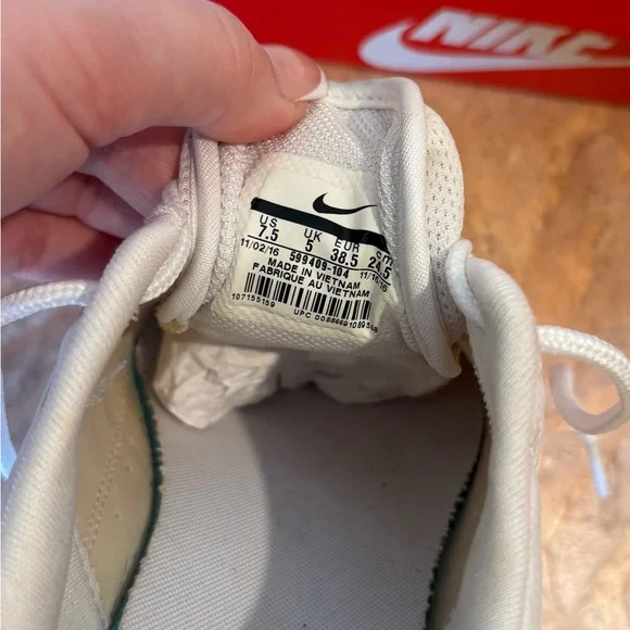 Nike White Low-Top Sneakers - Picture 3 of 3